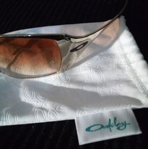 Women's Oakley Dart